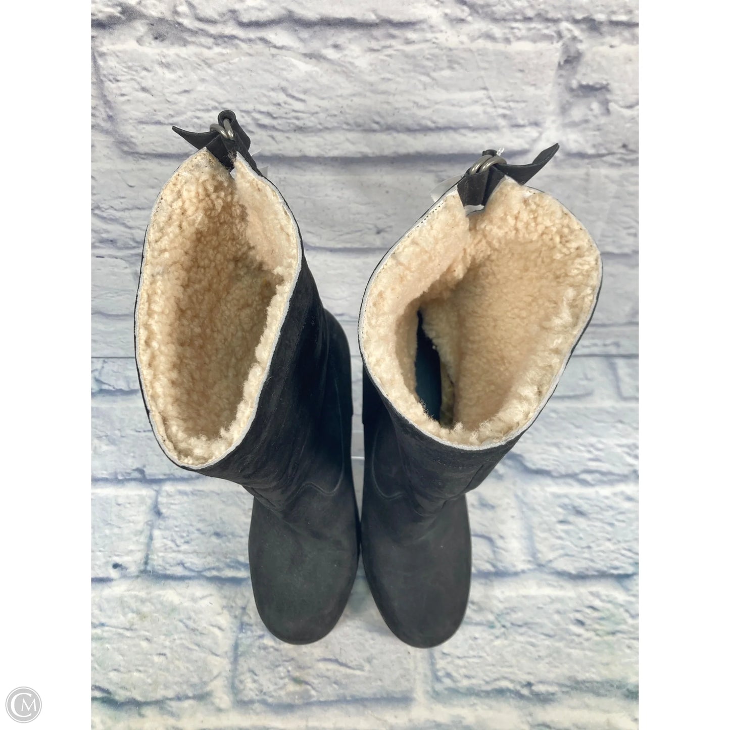 Boots Designer By Ugg In Black, Size: 9