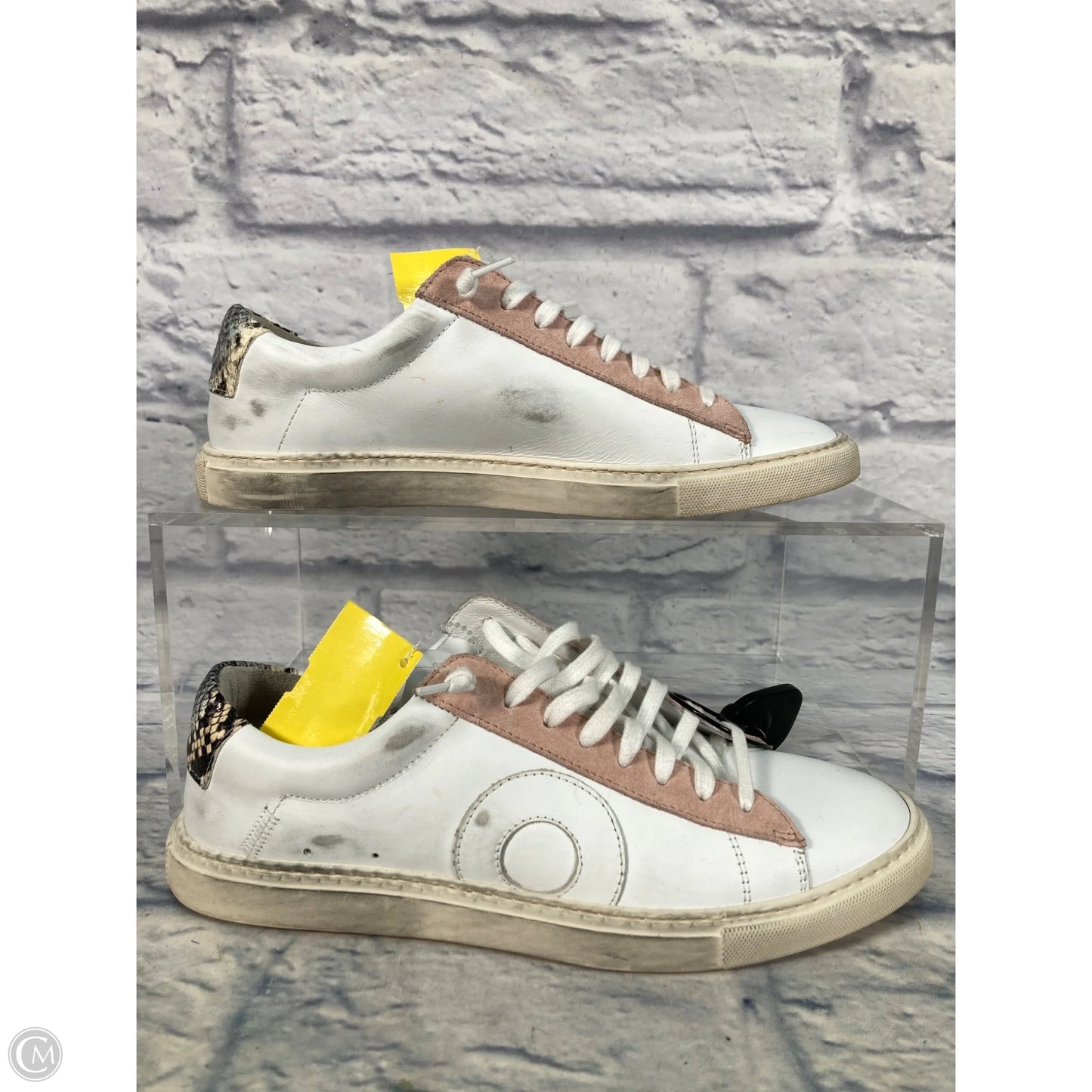 Shoes Sneakers By Clothes Mentor In Pink & White, Size: 7.5