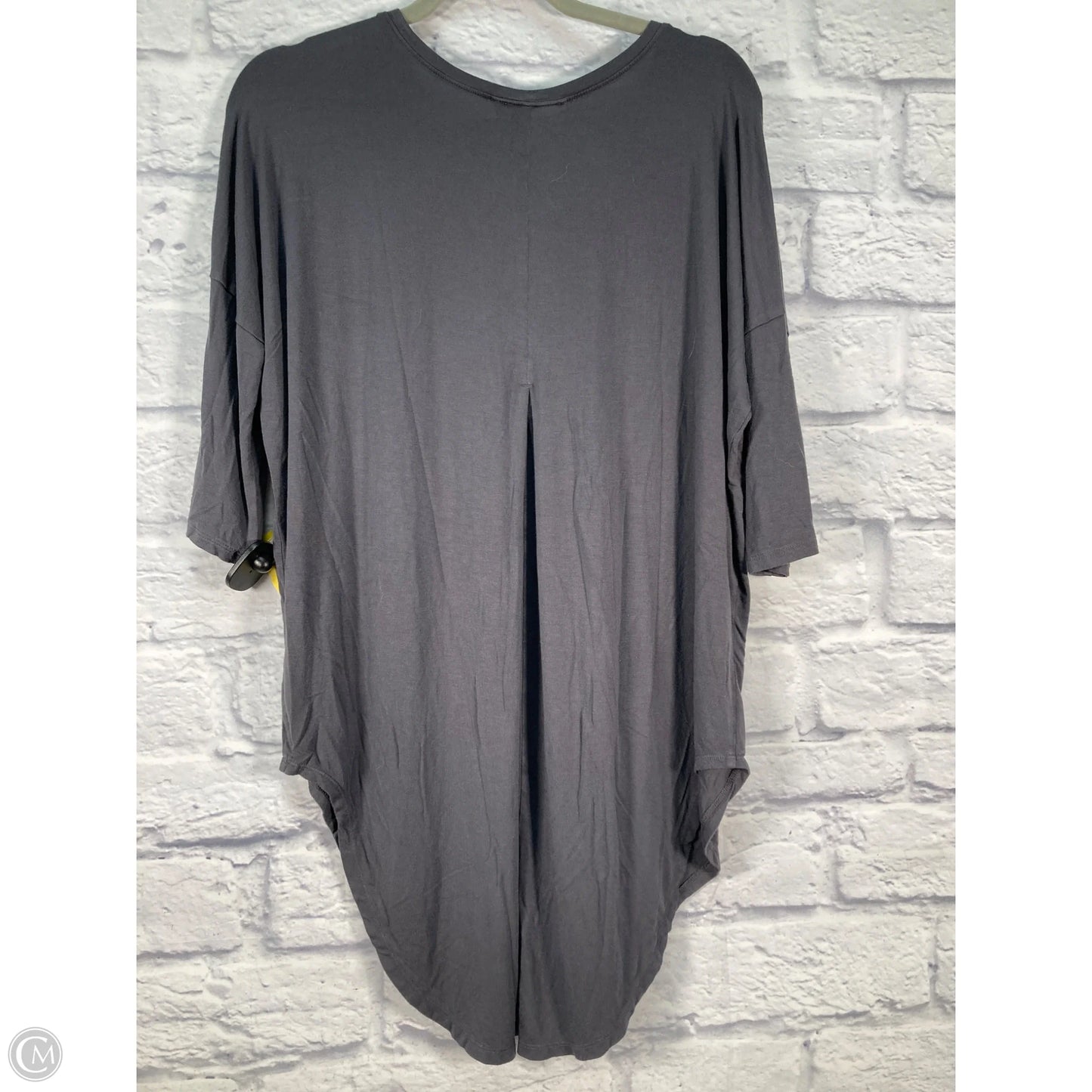 Top Short Sleeve By Floreat In Grey, Size: Xs