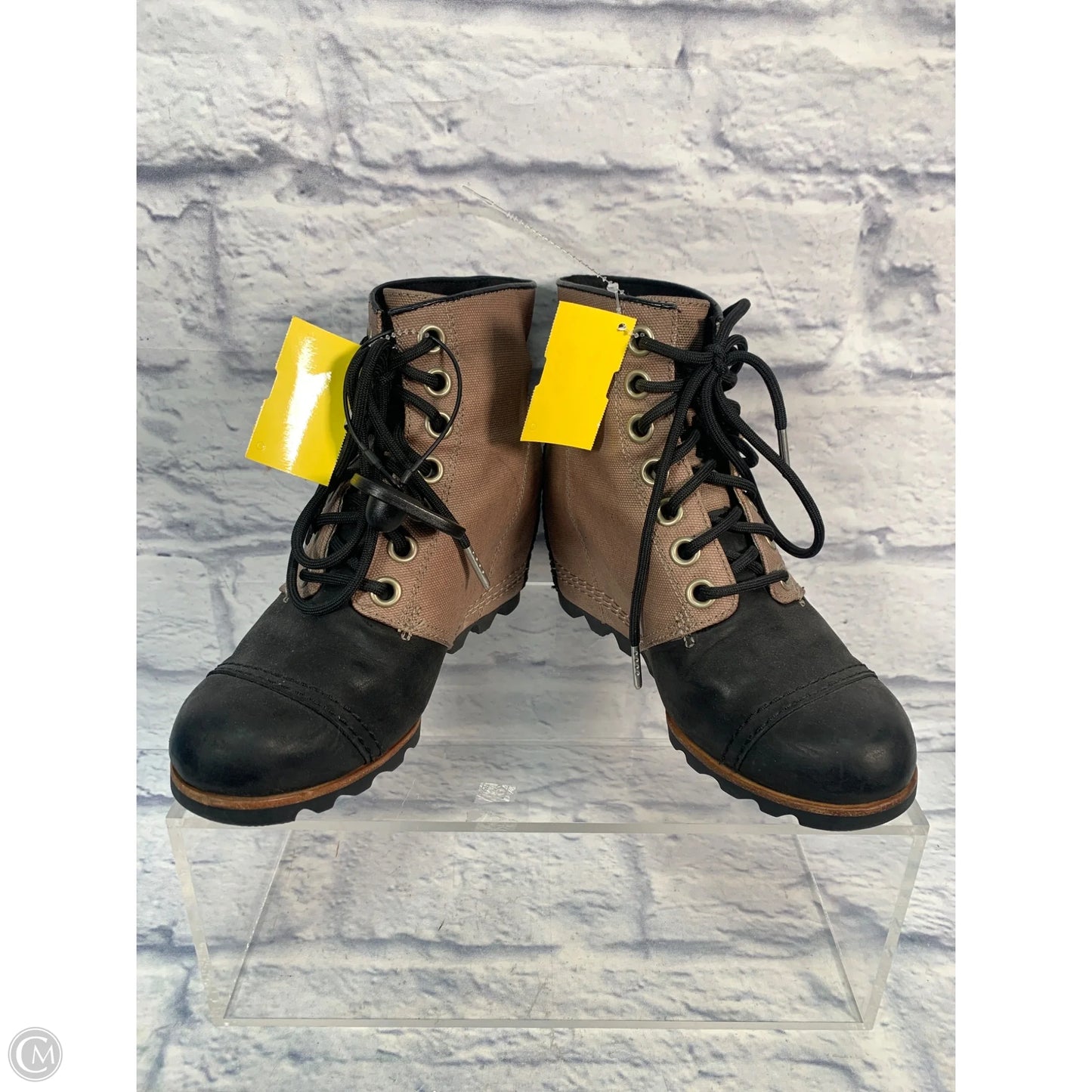 Boots Hiking By Sorel In Black & Brown, Size: 7