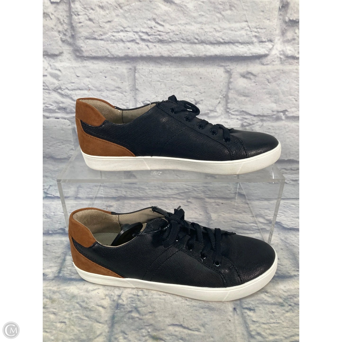 Shoes Sneakers By Naturalizer In Black & Brown, Size: 10