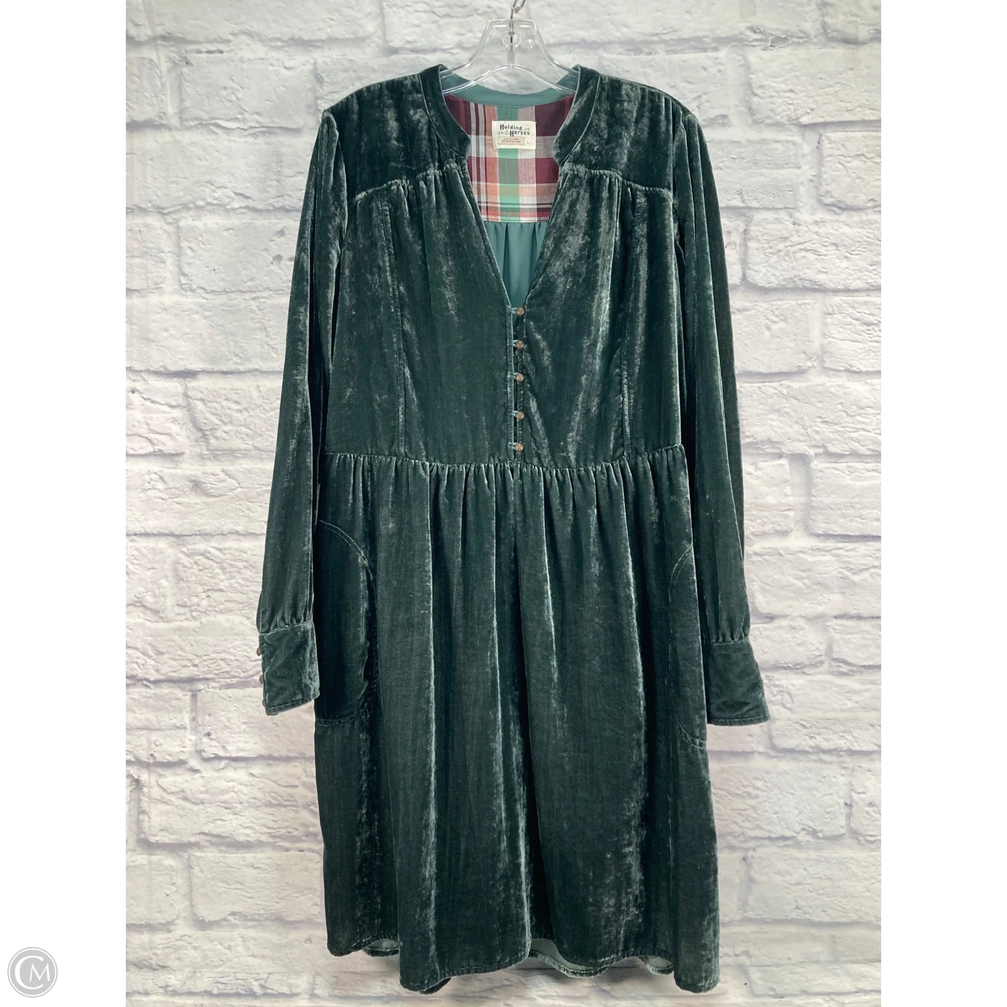 Dress Casual Short By Holding Horses In Green, Size: L