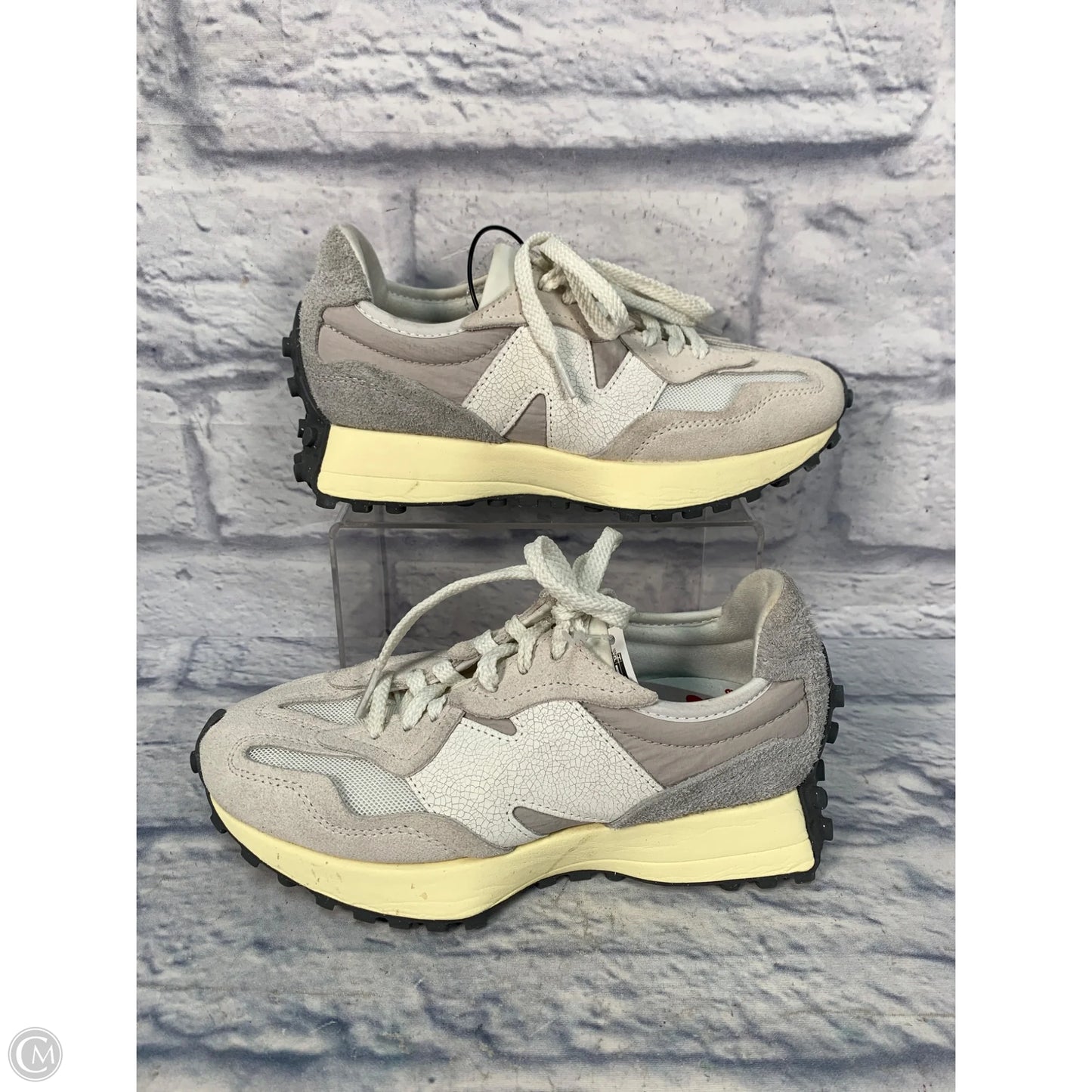 Shoes Sneakers By New Balance In Grey, Size: 6