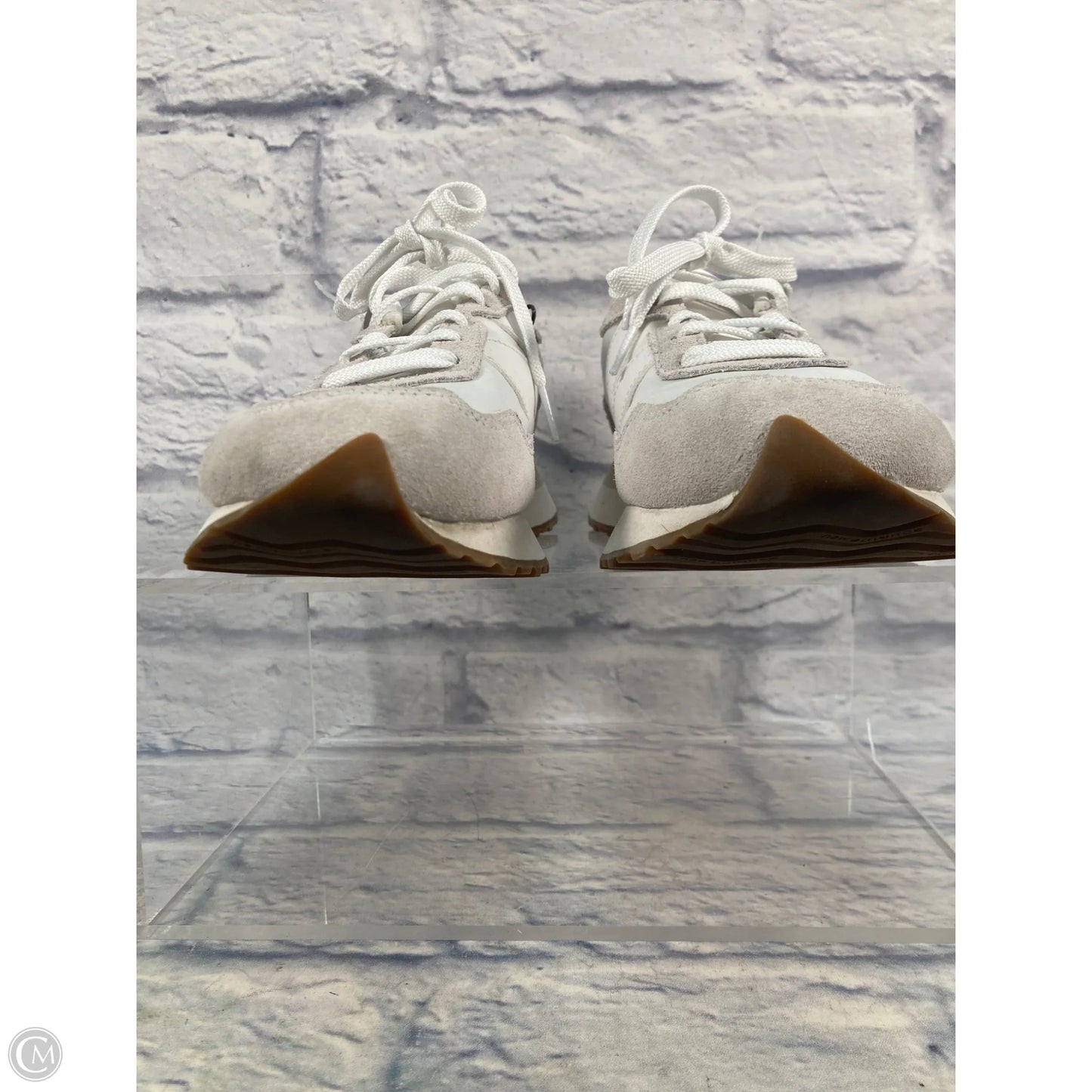 Shoes Sneakers By New Balance In Grey & White, Size: 10