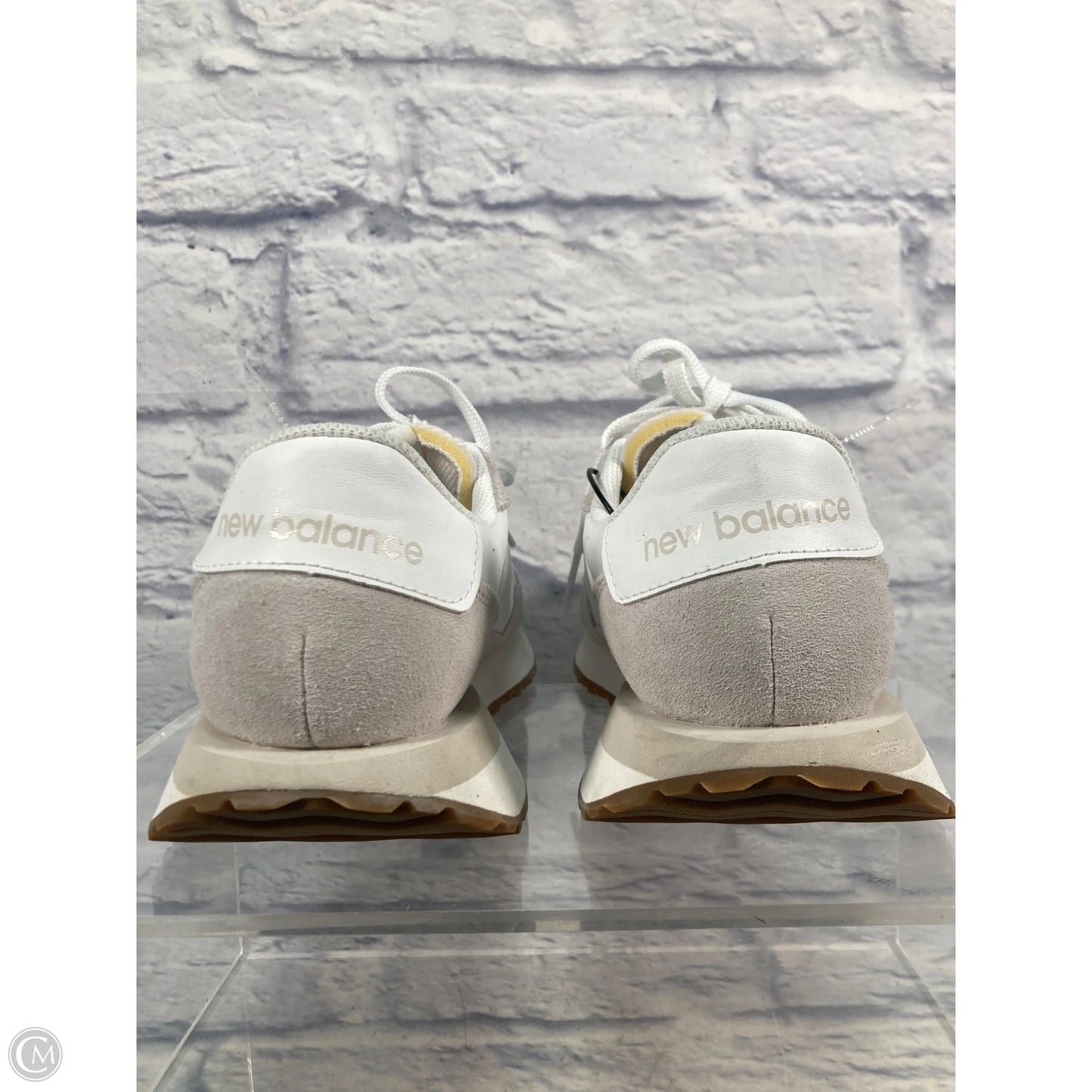 Shoes Sneakers By New Balance In Grey & White, Size: 10