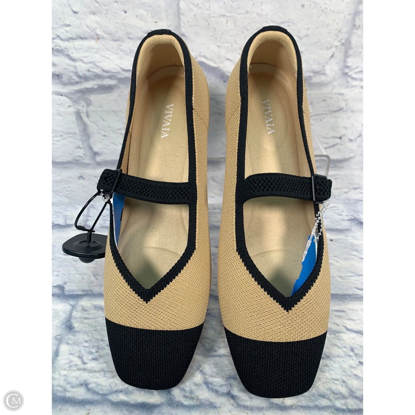 Shoes Flats By Vivaia In Black & Brown, Size: 8.5