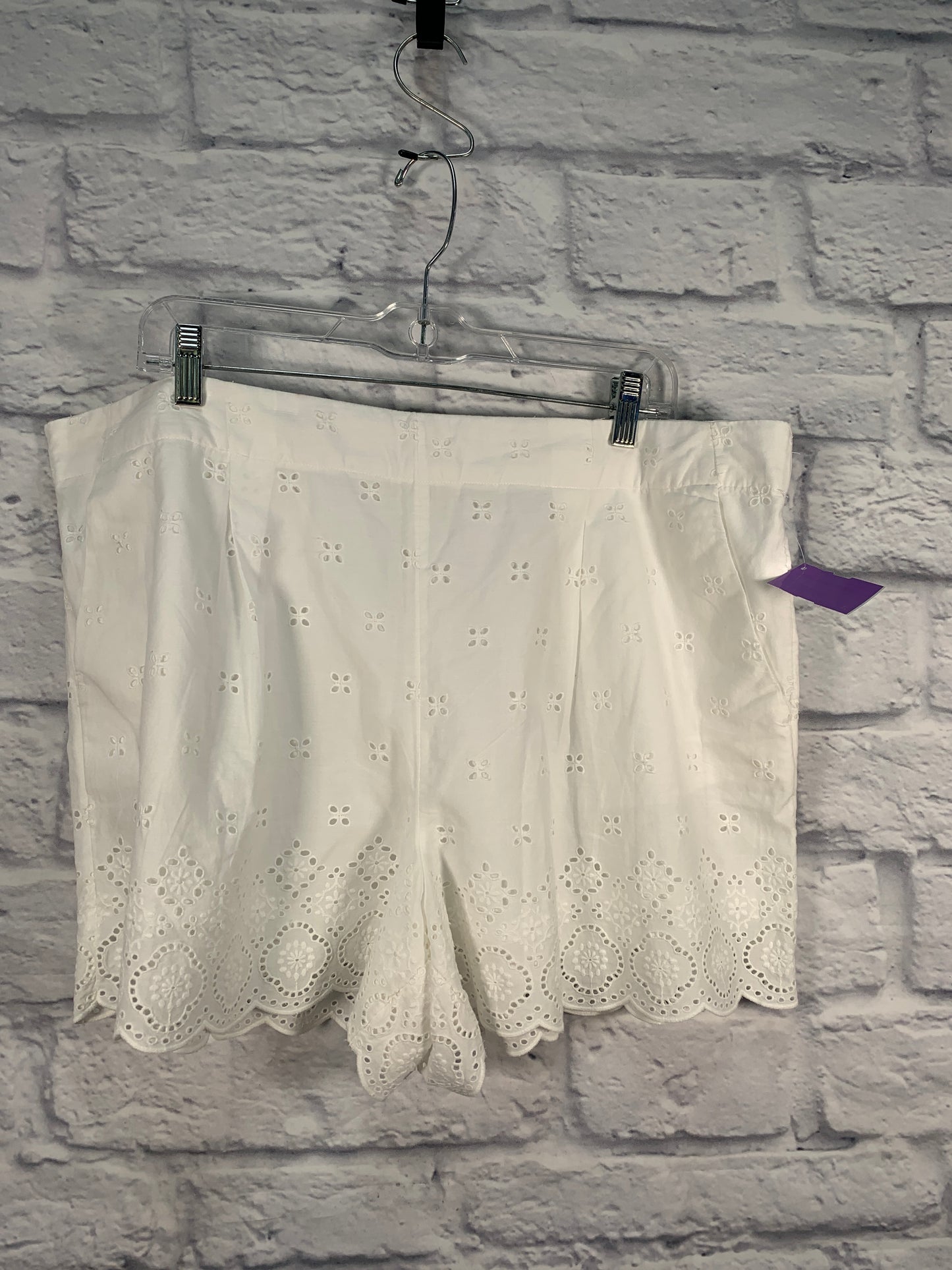 White Shorts Loft, Size 20