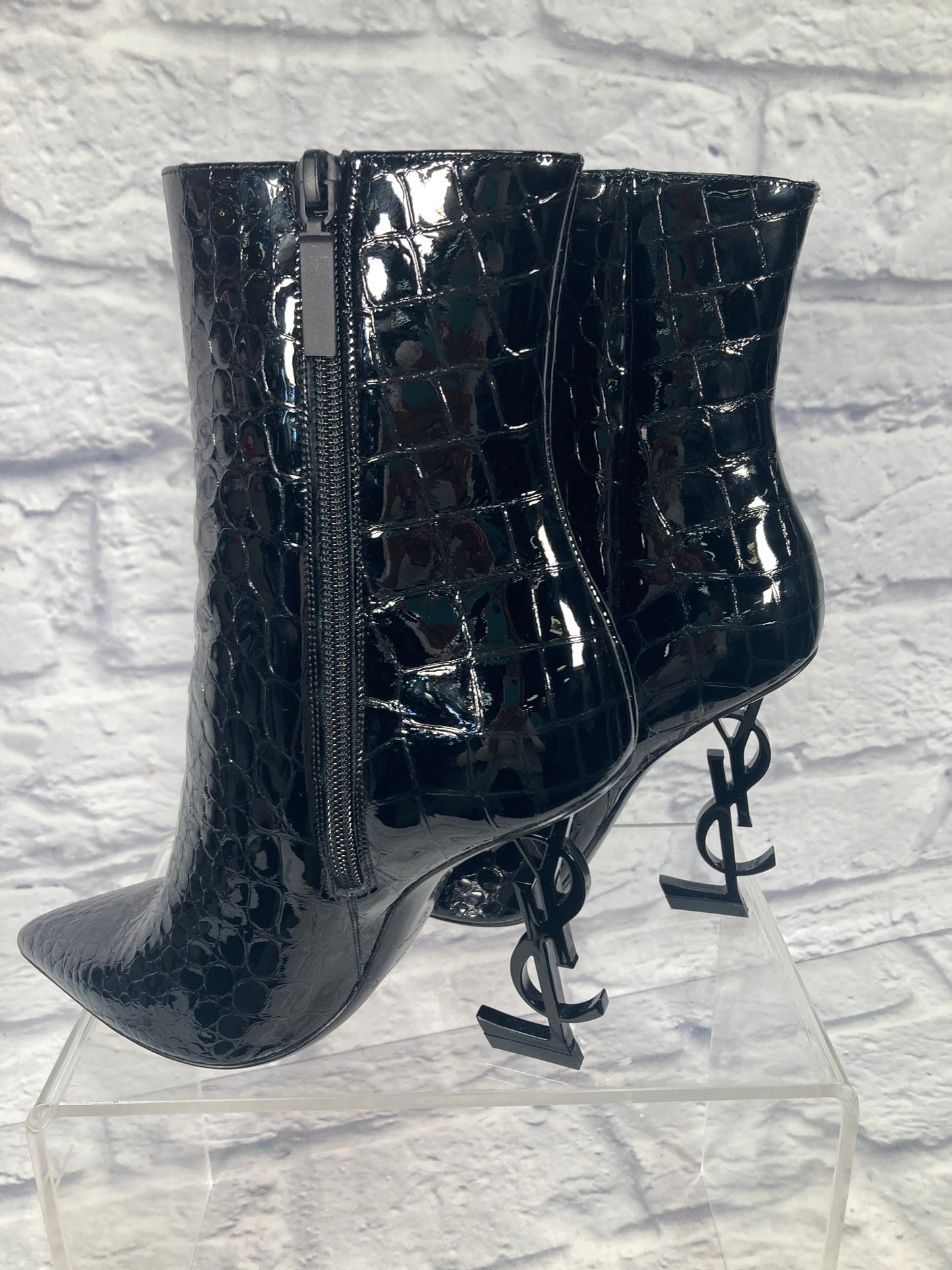 Black Boots Luxury Designer Yves Saint Laurent, Size 7