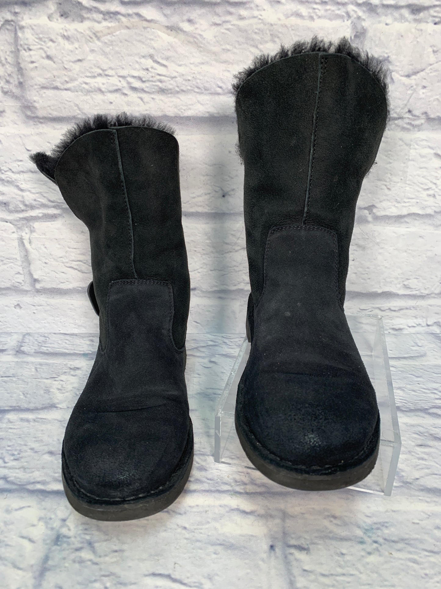 Boots Designer By Ugg In Black, Size: 9