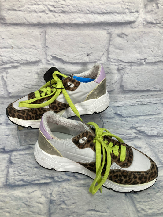 Shoes Sneakers By Clothes Mentor In Animal Print, Size: 7.5