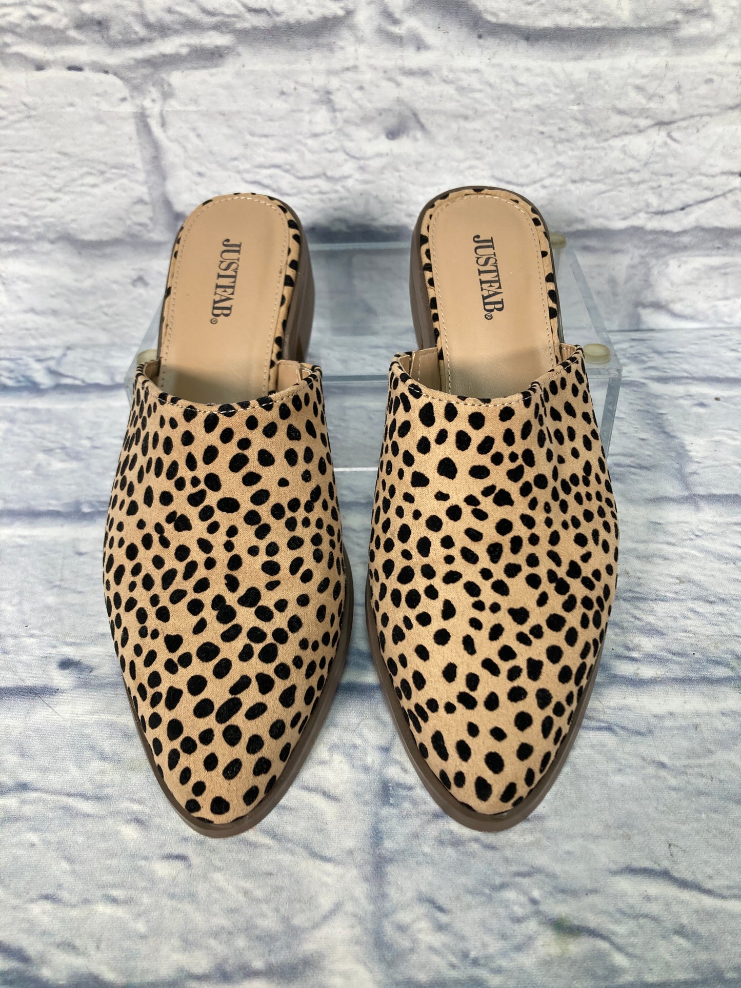 Shoes Flats By Just Fab In Animal Print, Size: 6.5