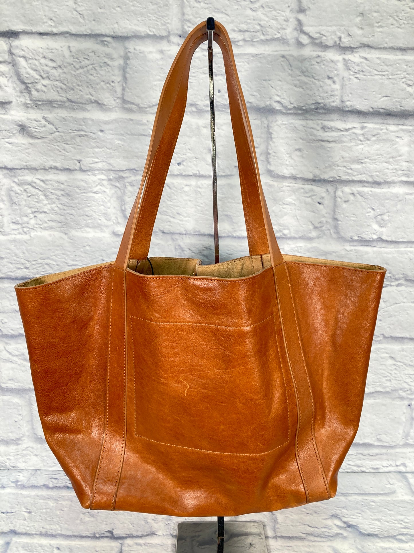 Tote Leather By Clothes Mentor, Size: Medium