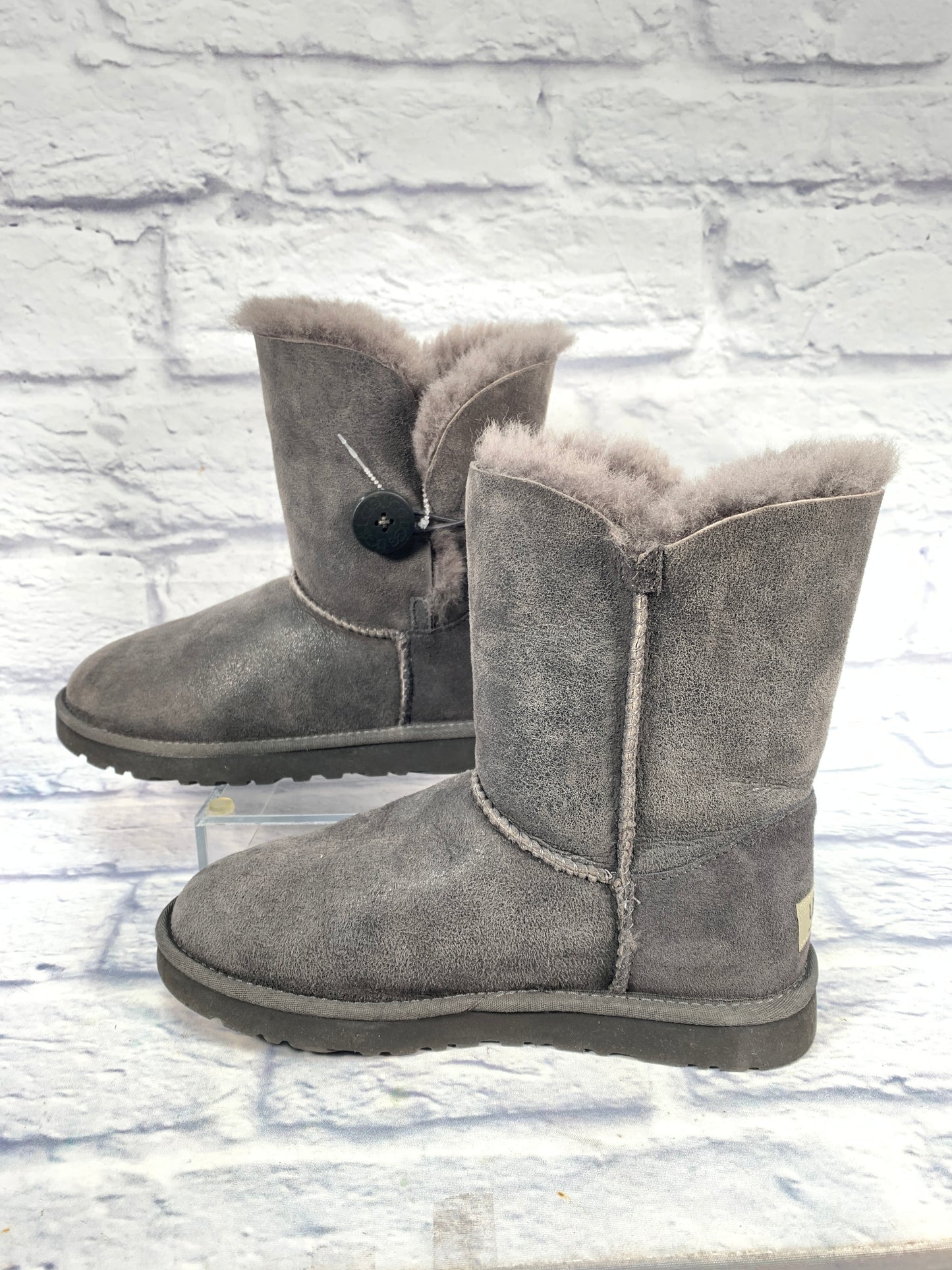 Boots Designer By Ugg In Grey, Size: 7