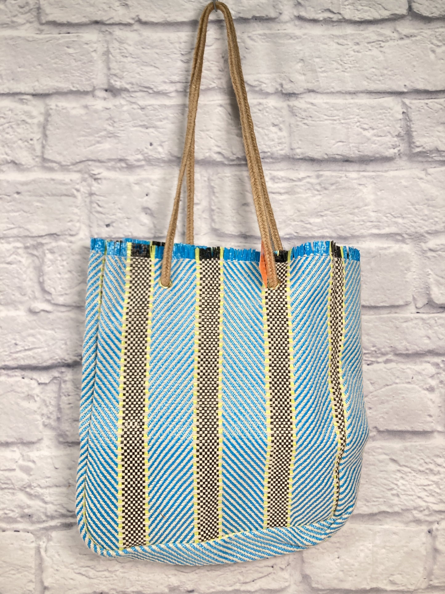 Tote By Clothes Mentor  Size: Medium