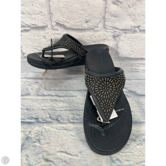 Sandals Heels Kitten By Crocs In Black, Size: 8