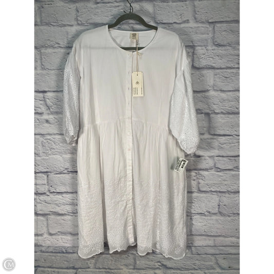 Dress Casual Short By Good Hart In White, Size: L