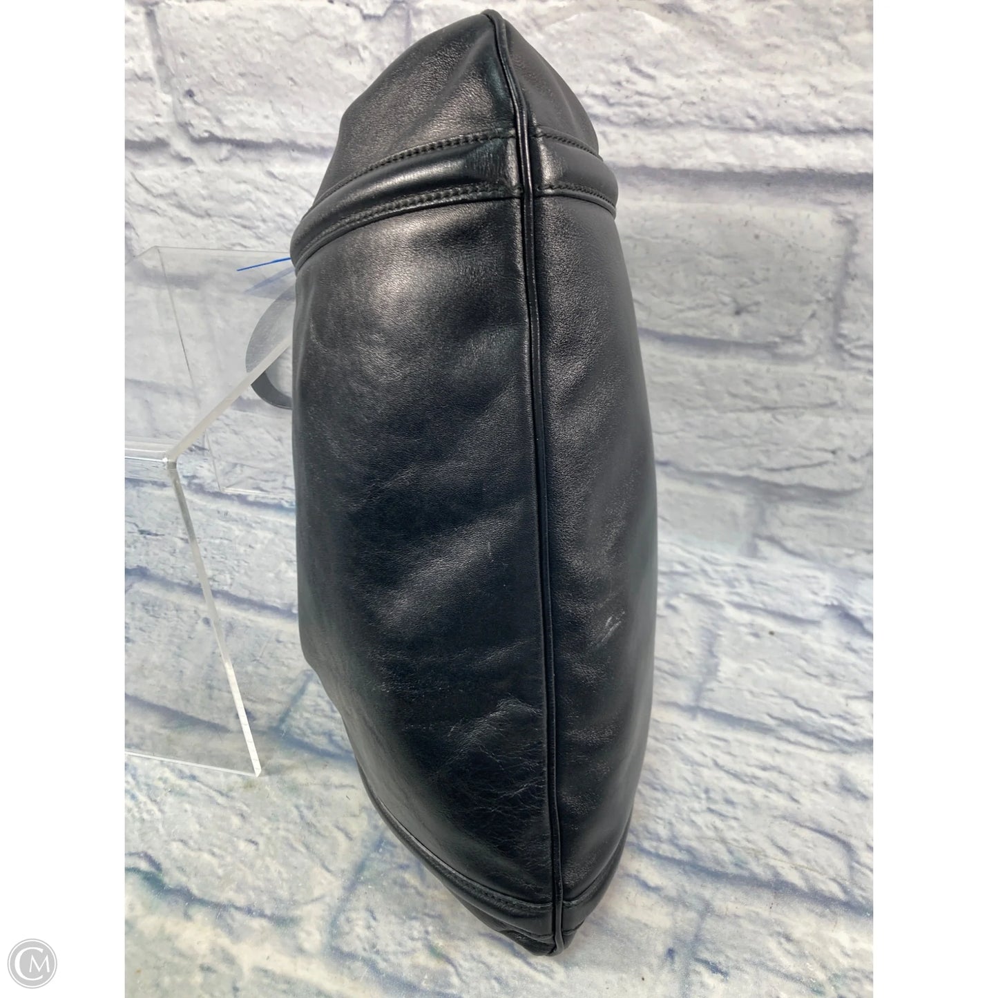 Handbag Luxury Designer By Gucci, Size: Medium