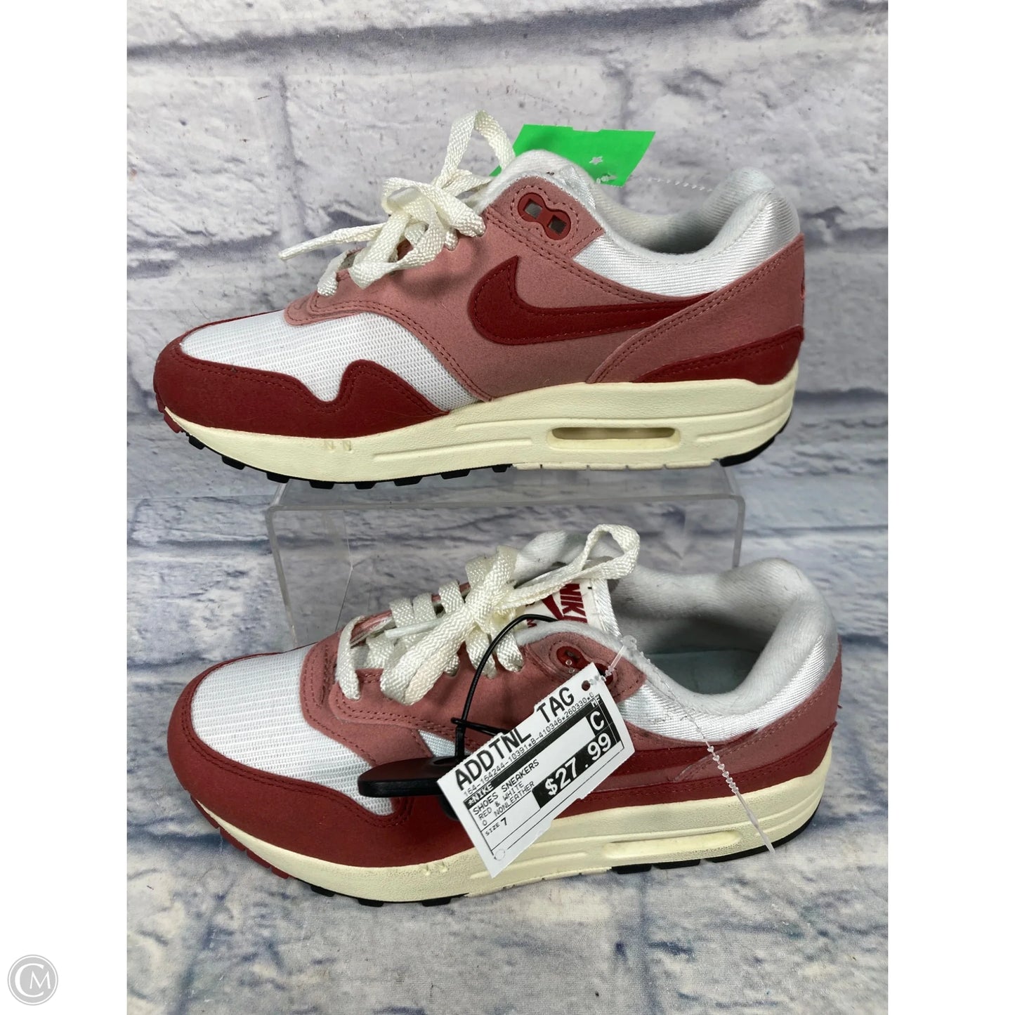 Shoes Sneakers By Nike In Red & White, Size: 7