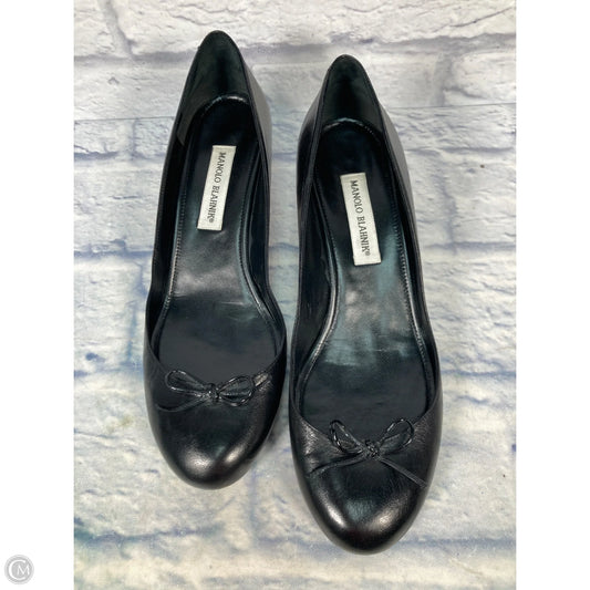 Shoes Luxury Designer By Manolo Blahnik In Black, Size: 9