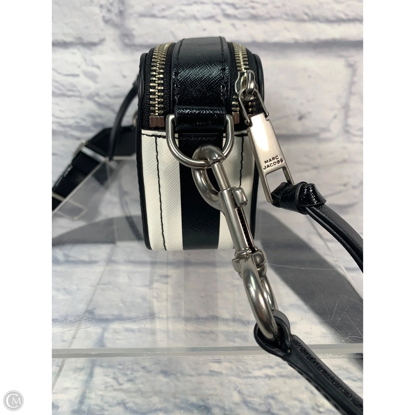 Crossbody Luxury Designer By Marc Jacobs, Size: Small