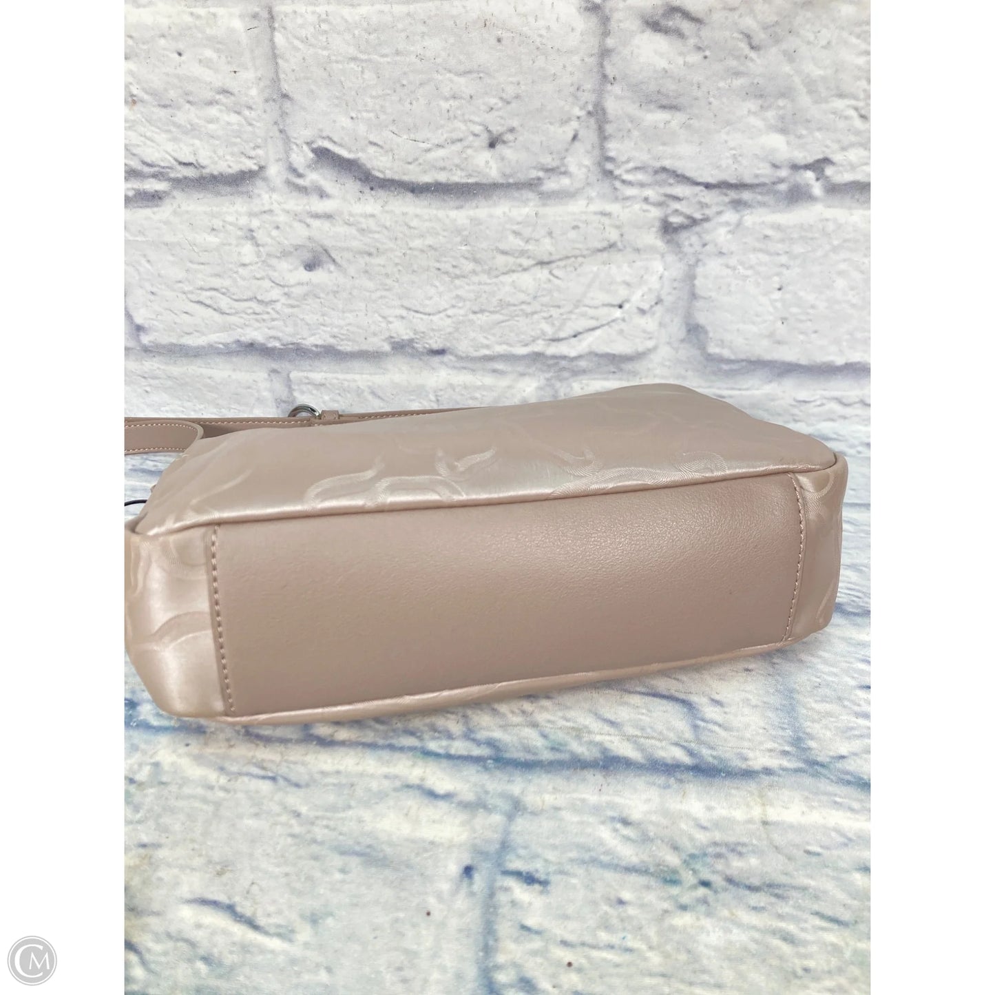 Crossbody By Clothes Mentor, Size: Medium