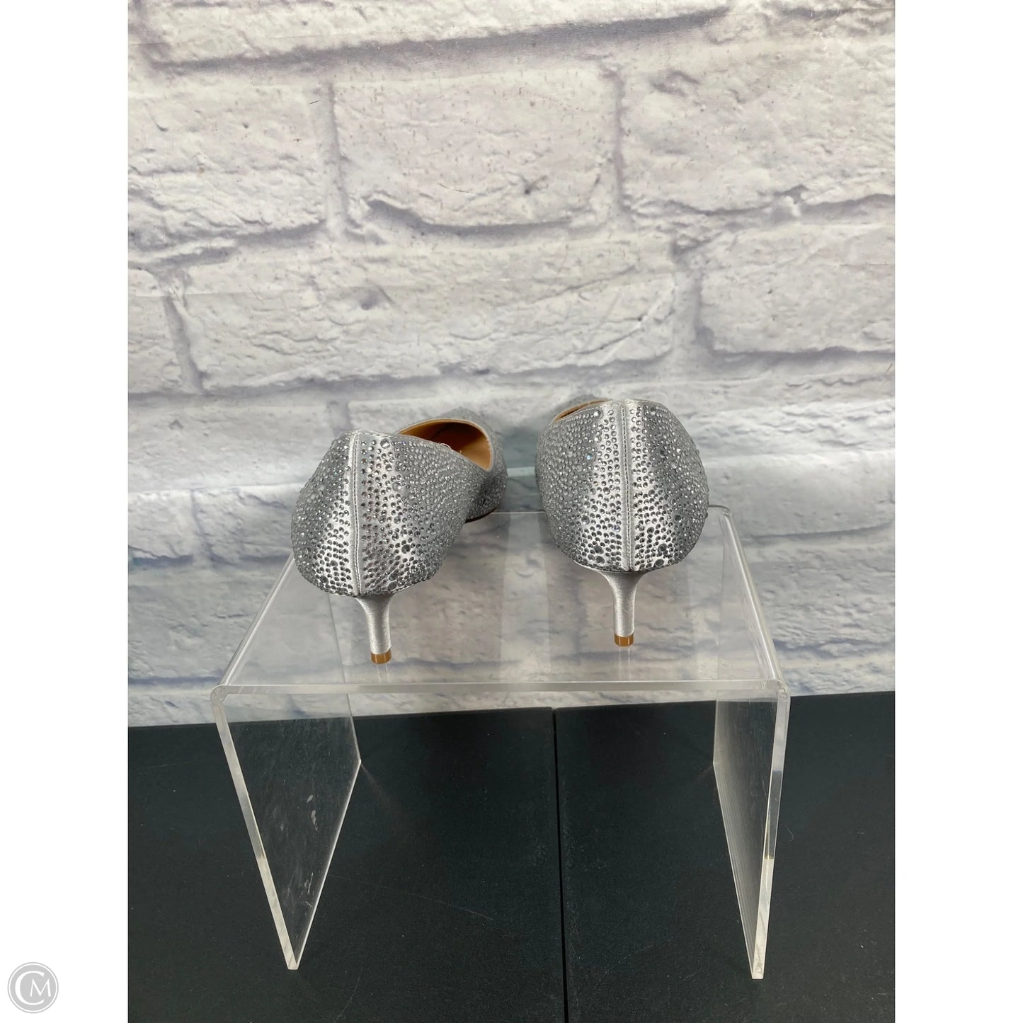 Shoes Heels Kitten By Clothes Mentor In Silver, Size: 9.5