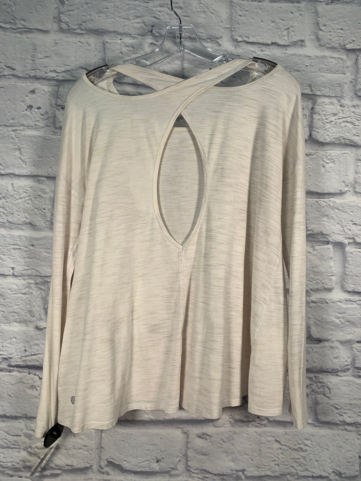 Athletic Top Long Sleeve Collar By Lululemon In Cream, Size: M