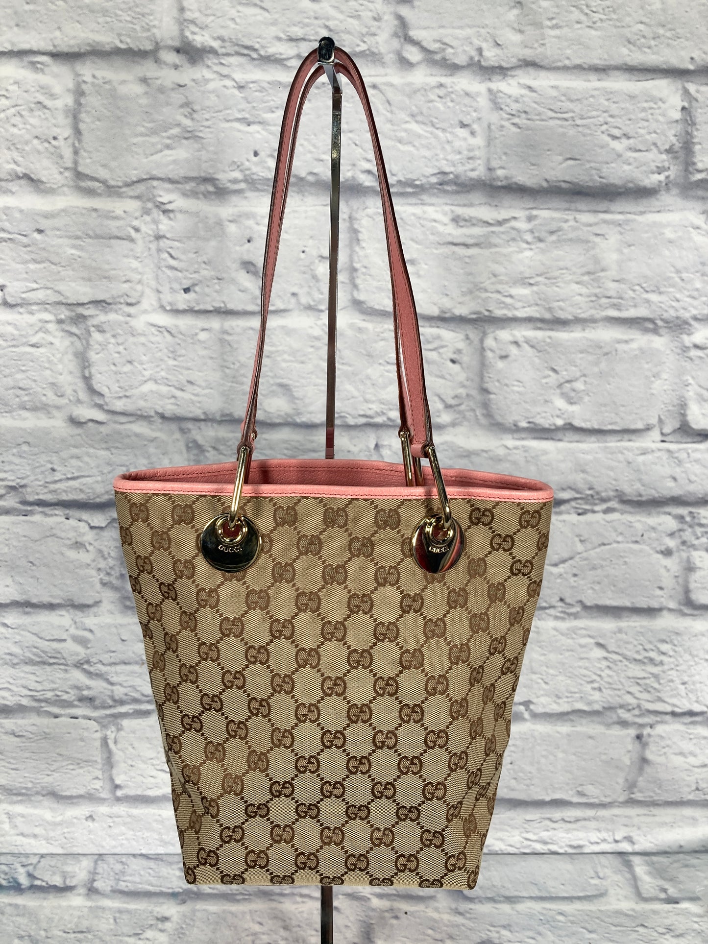 Tote Luxury Designer By Gucci, Size: Small