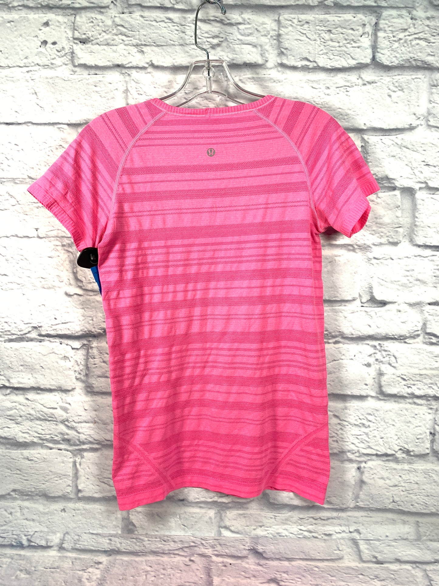 Athletic Top Short Sleeve By Lululemon In Pink, Size: M