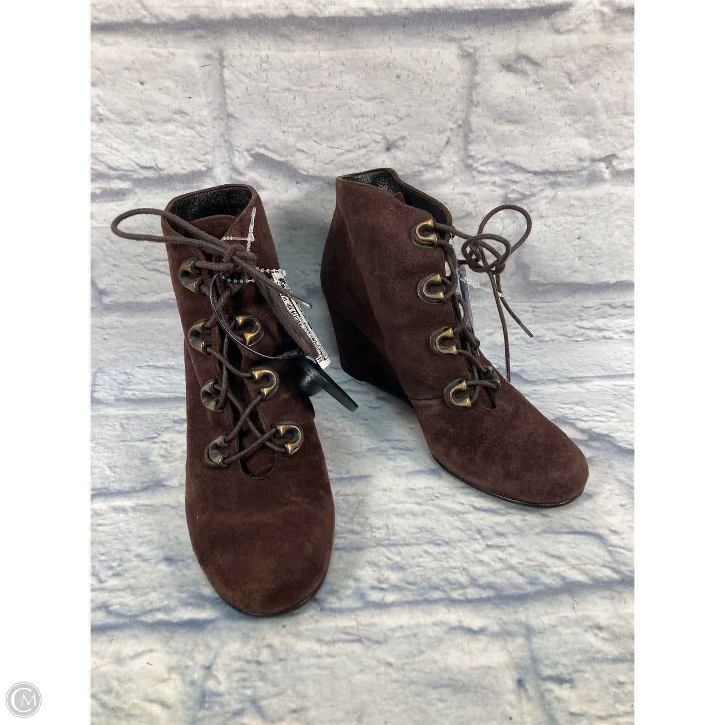 Shoes Designer By Stuart Weitzman In Brown, Size: 7