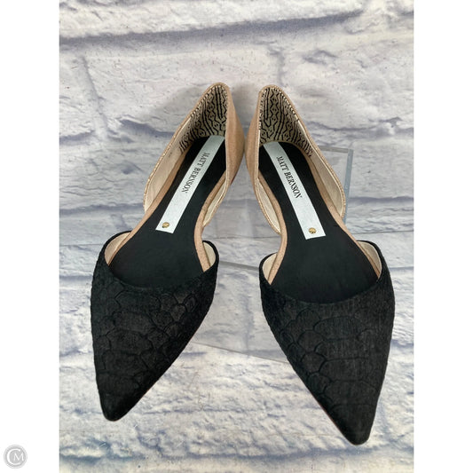 Shoes Flats By Clothes Mentor In Black & Gold, Size: 6
