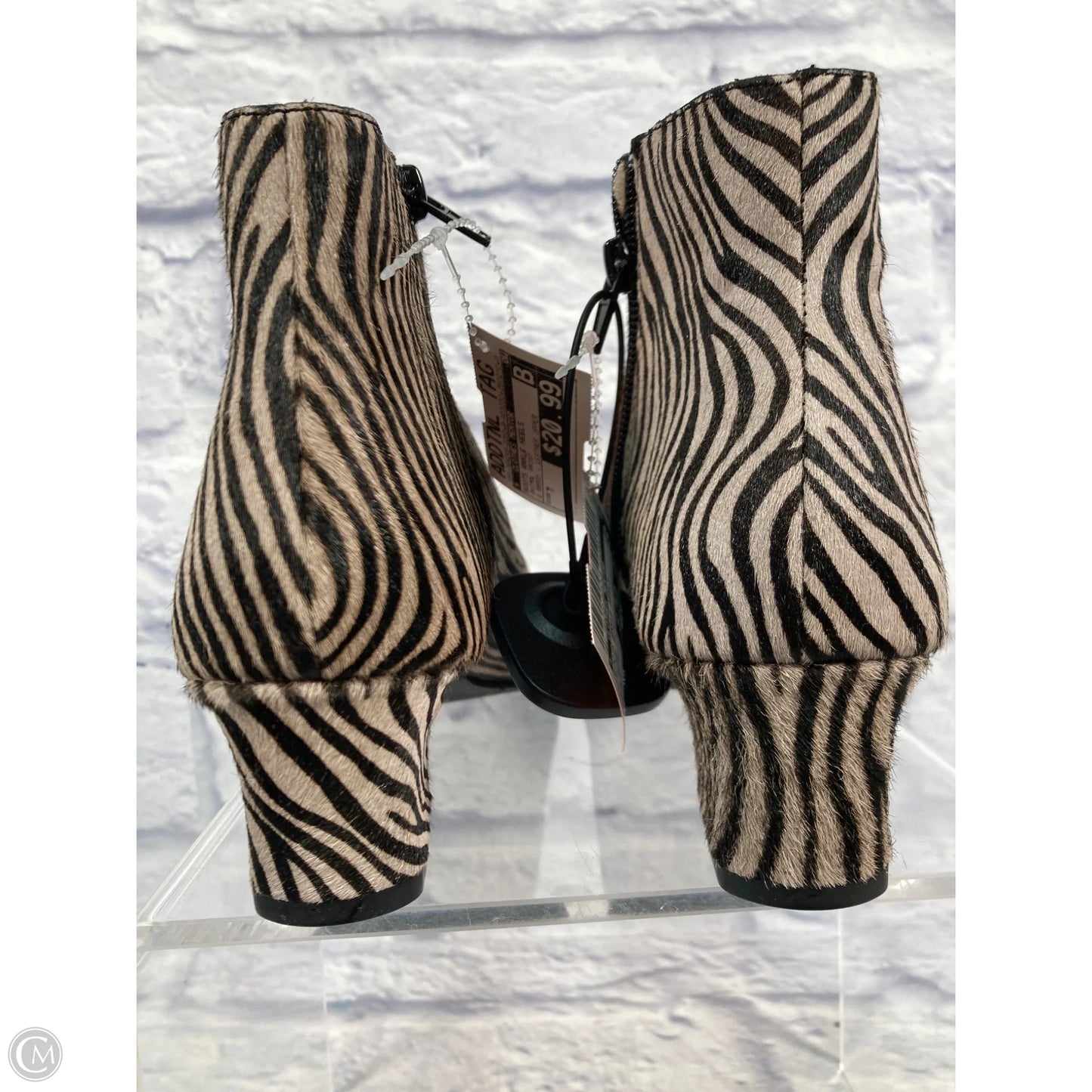 Boots Ankle Heels By Clothes Mentor In Animal Print, Size: 7