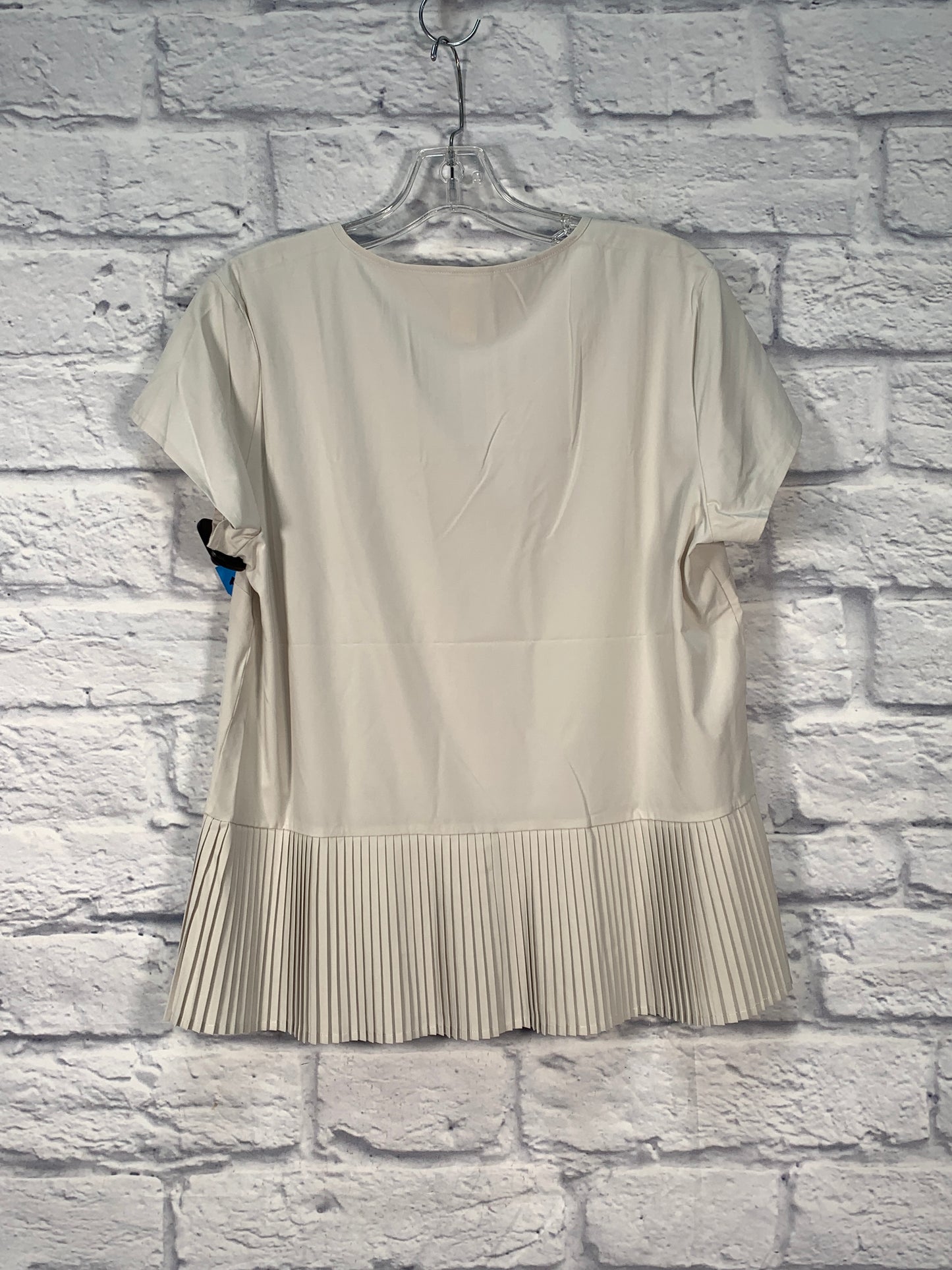 Blouse Short Sleeve By Spanx In Cream, Size: L