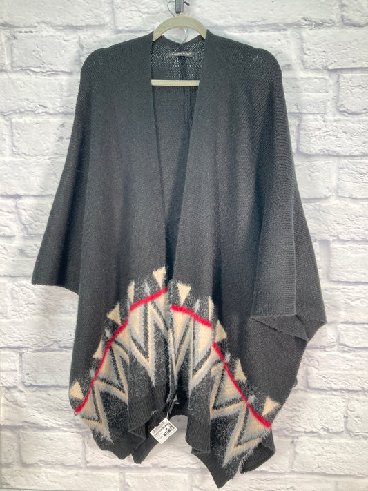 Poncho By Do Everything In Love In Black & Cream, Size: Osfm