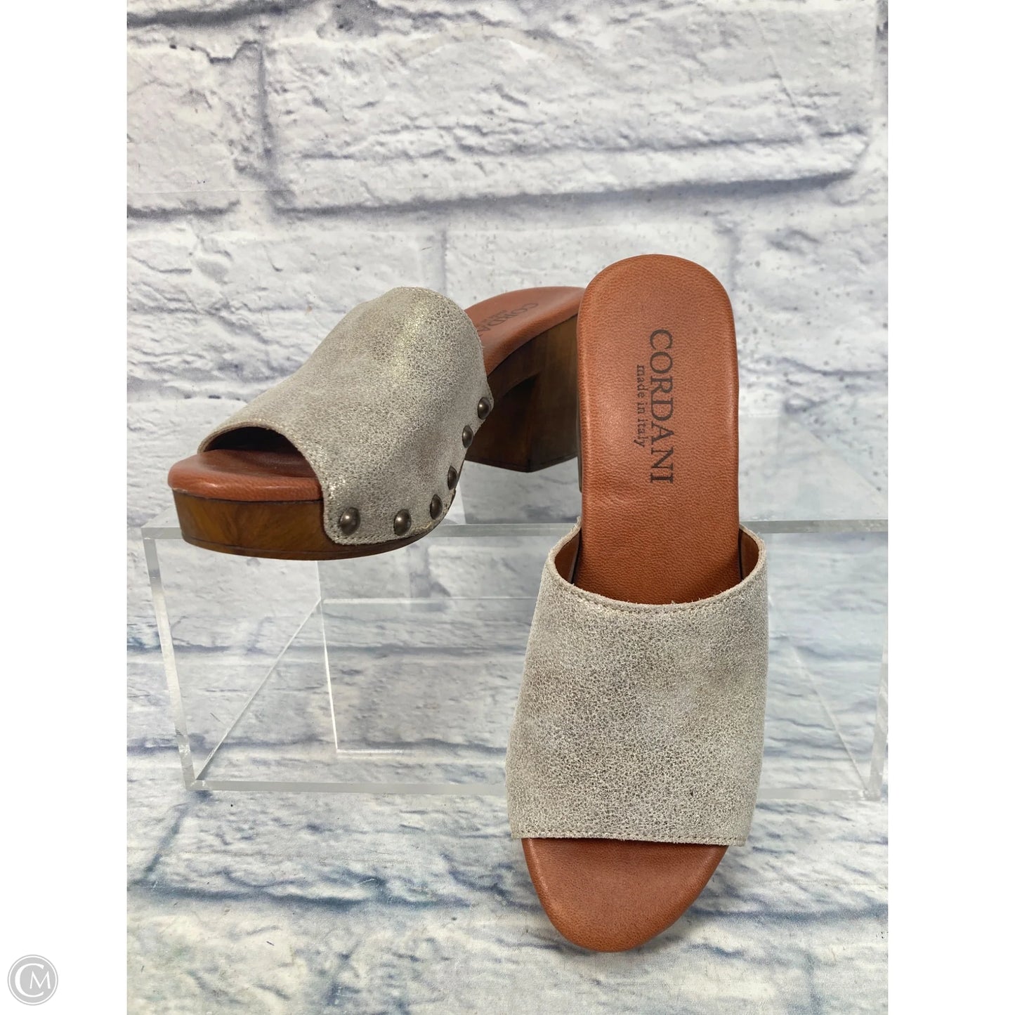 Sandals Heels Platform By Clothes Mentor In Gold, Size: 7.5