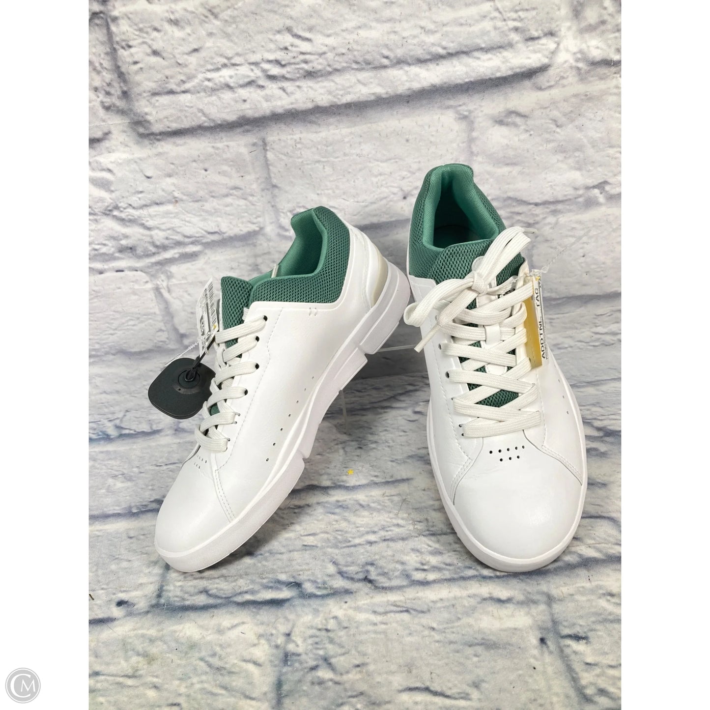 Shoes Sneakers By On Cloud In Green & White, Size: 9