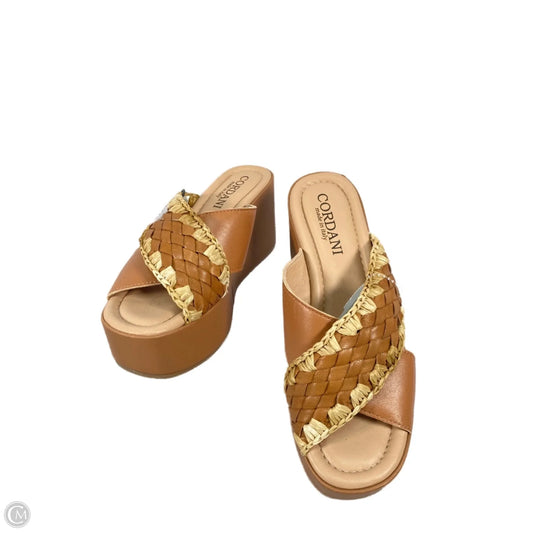 Sandals Heels Platform By Clothes Mentor In Brown & Cream, Size: 7.5