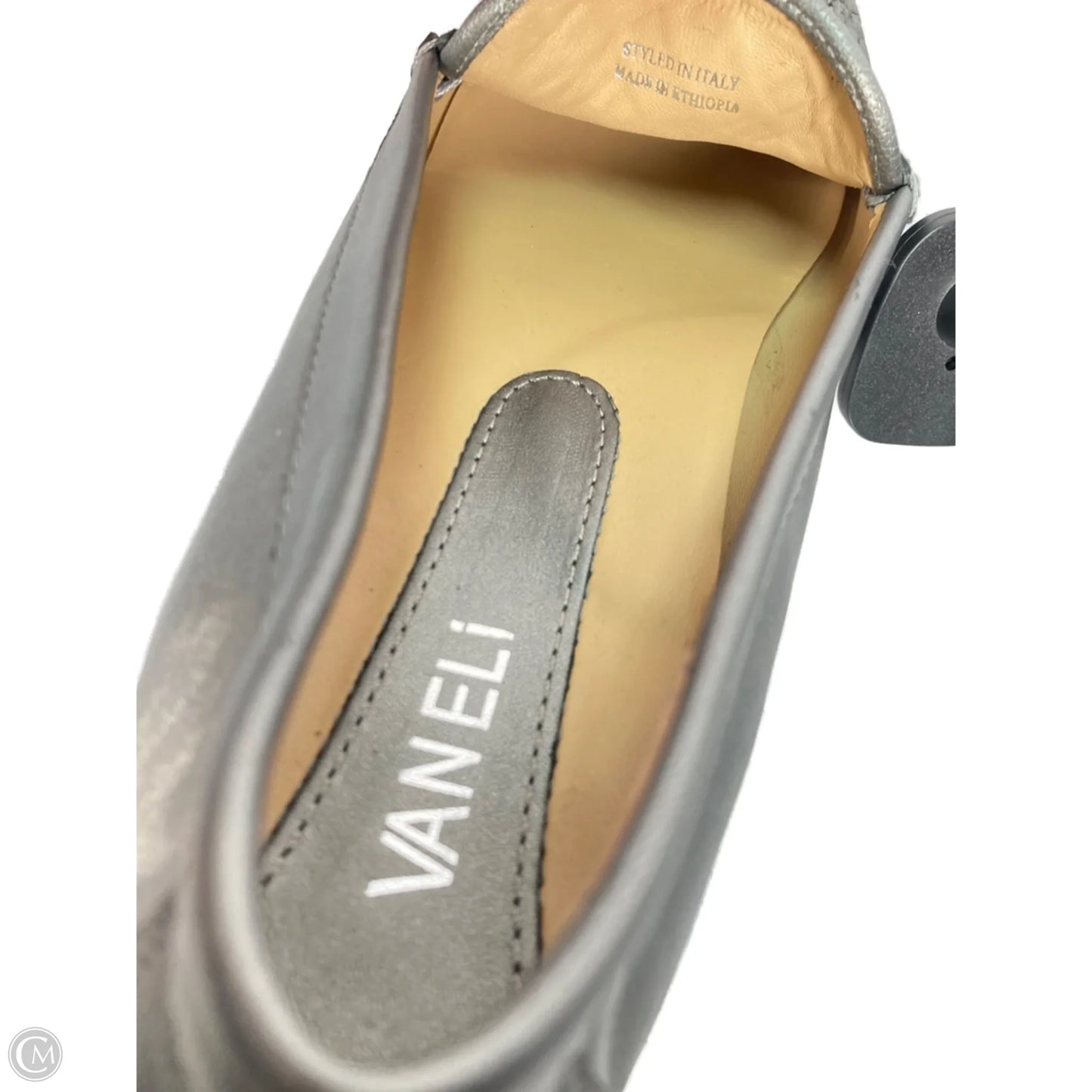 Shoes Flats By Vaneli In Silver, Size: 9.5