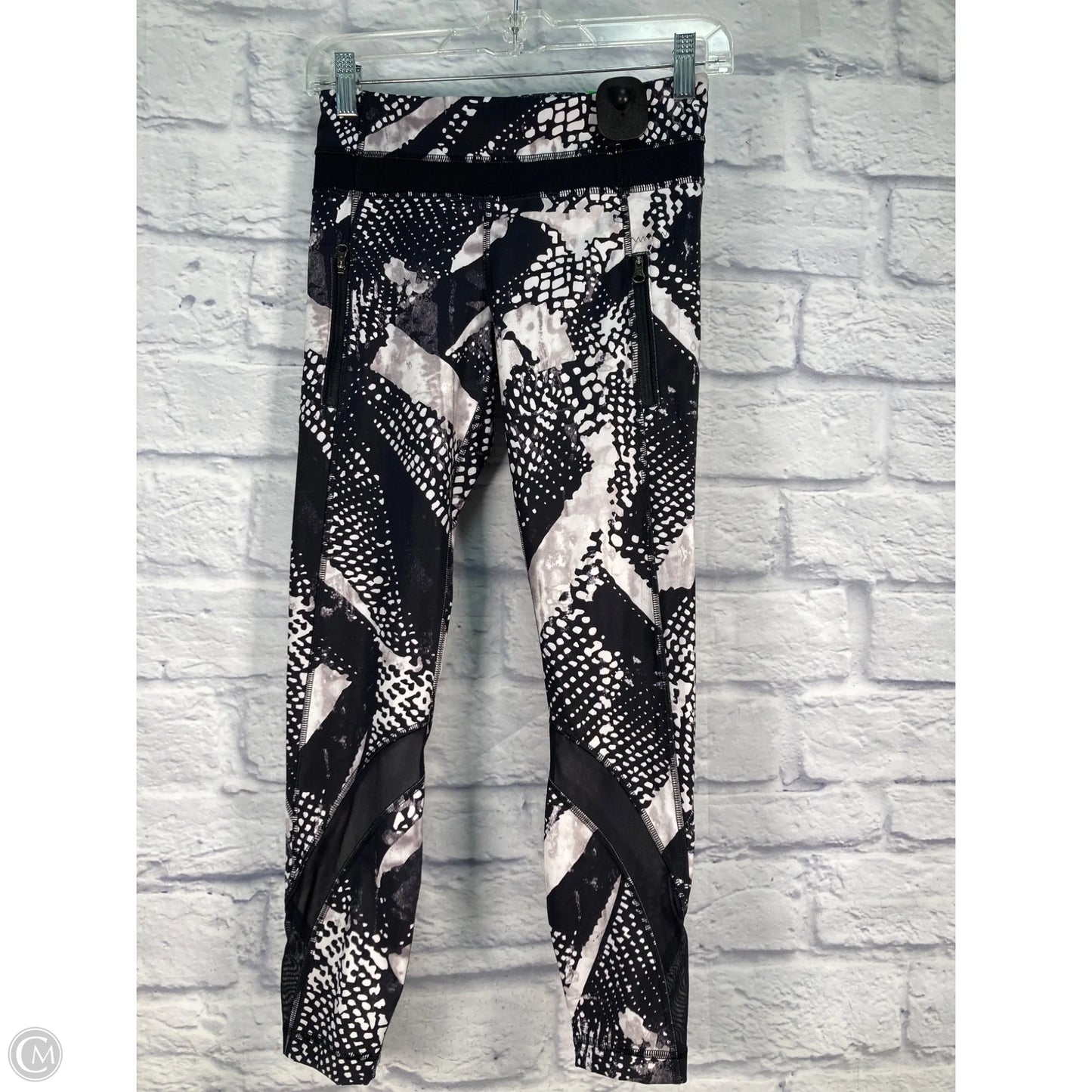 Athletic Leggings By Lululemon In Black & White, Size: 4