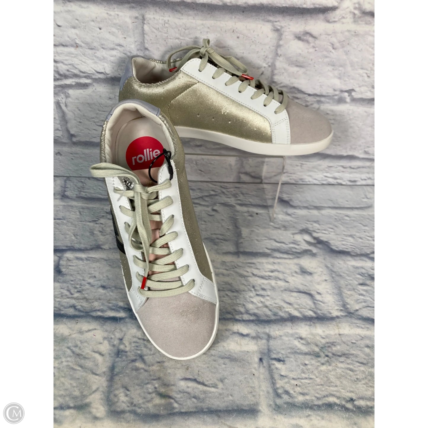 Shoes Sneakers By Clothes Mentor In Cream & Tan, Size: 9