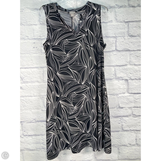 Dress Casual Short By Chicos In Black & White, Size: M
