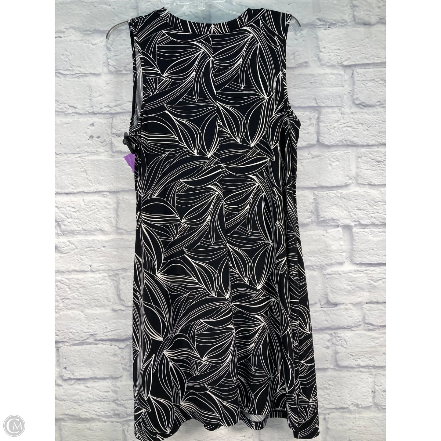 Dress Casual Short By Chicos In Black & White, Size: M