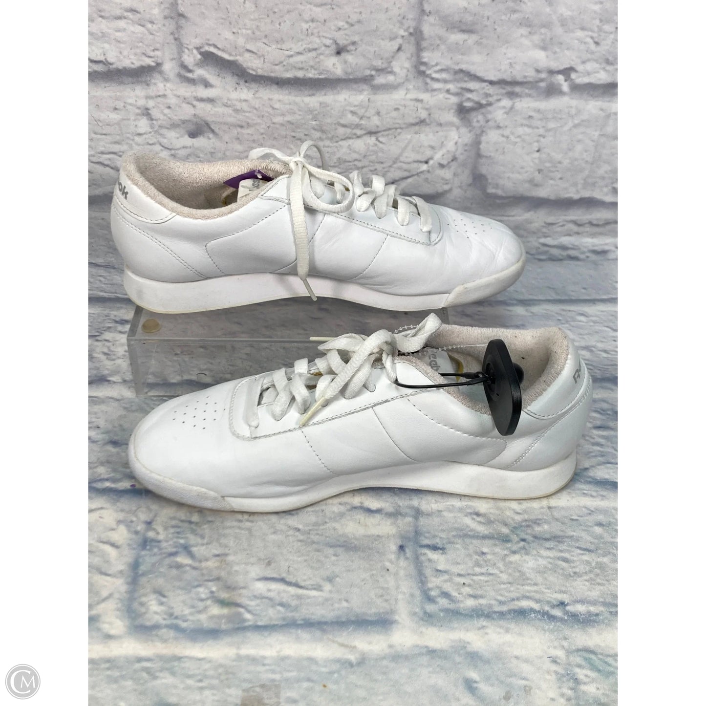 Shoes Sneakers By Reebok In White, Size: 9