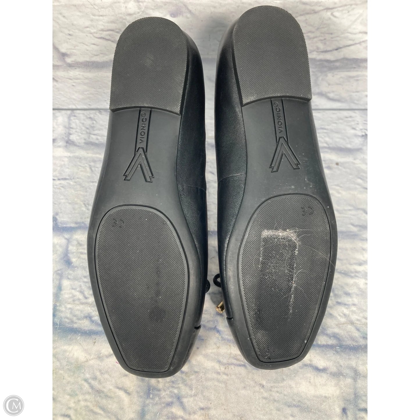 Shoes Flats By Vionic In Black, Size: 9