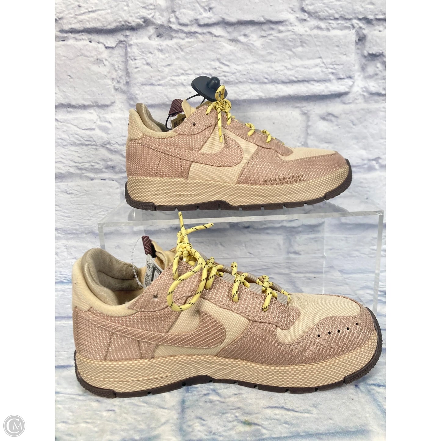 Shoes Sneakers By Nike In Brown & Yellow, Size: 9