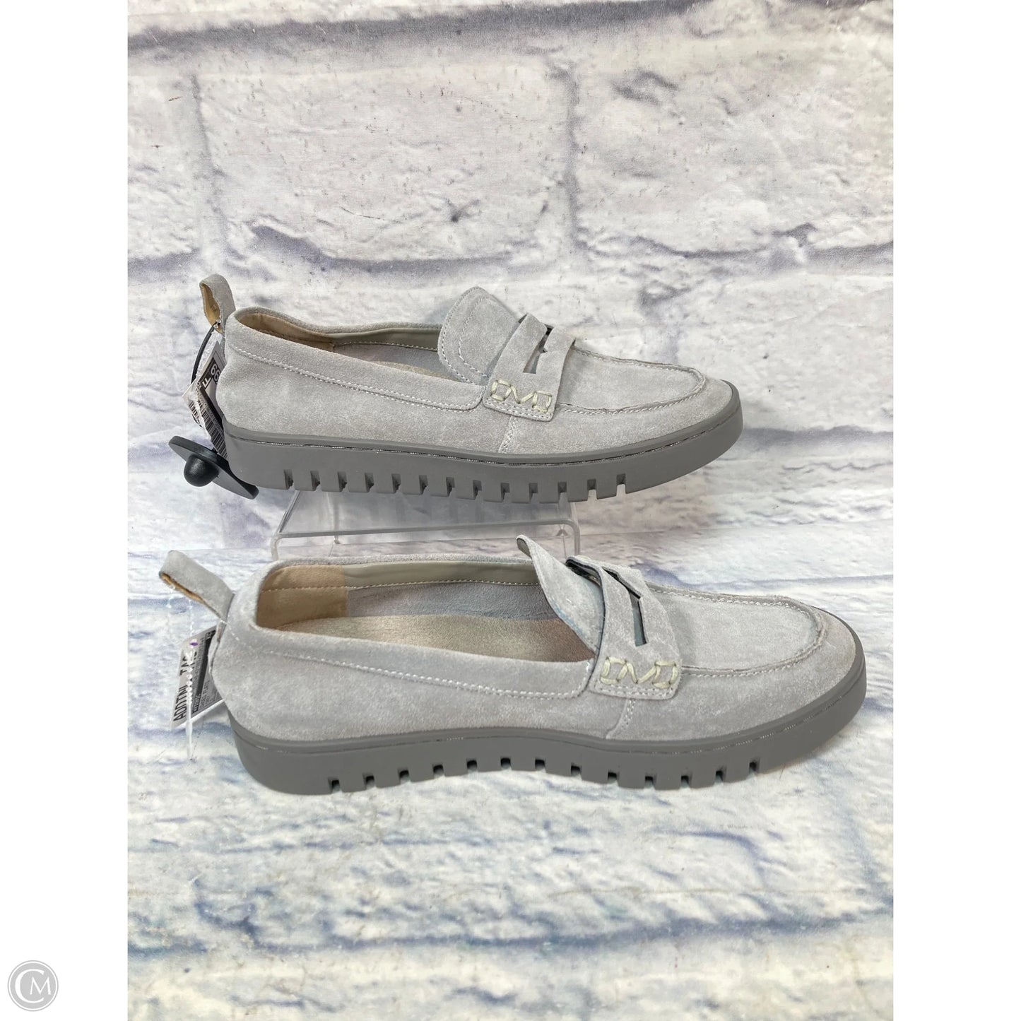 Shoes Flats By Vionic In Grey, Size: 6