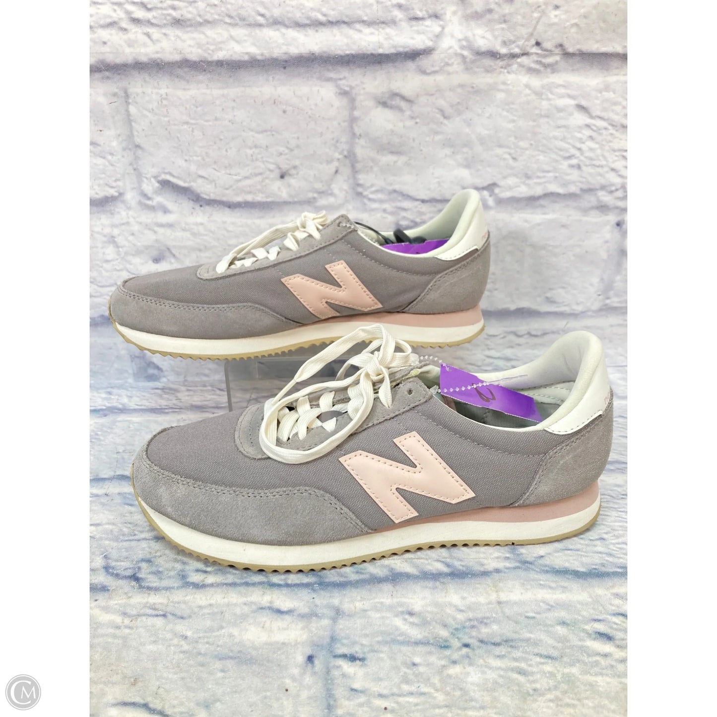 Shoes Sneakers By New Balance In Grey & Pink, Size: 9