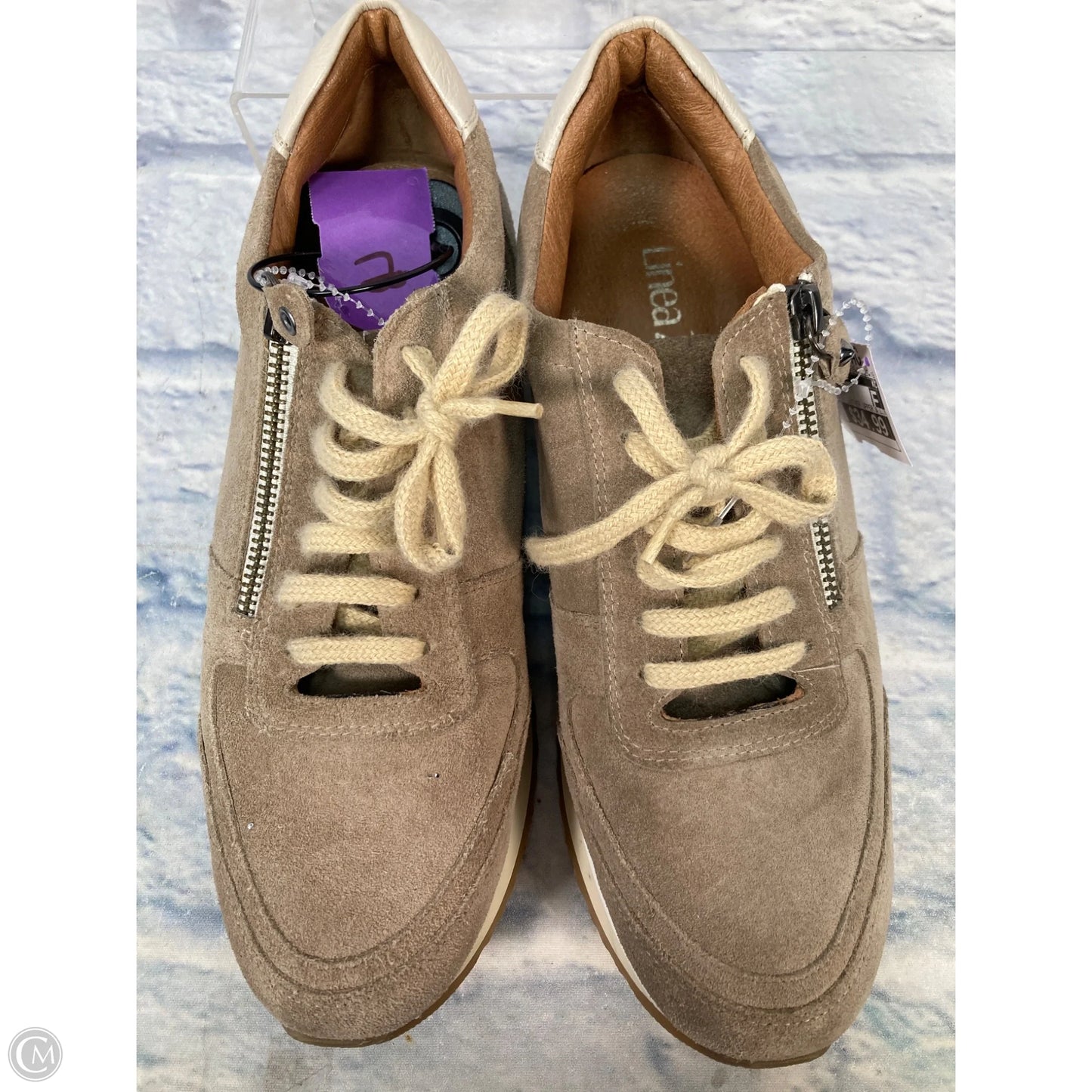Shoes Sneakers By Clothes Mentor In Brown, Size: 9.5