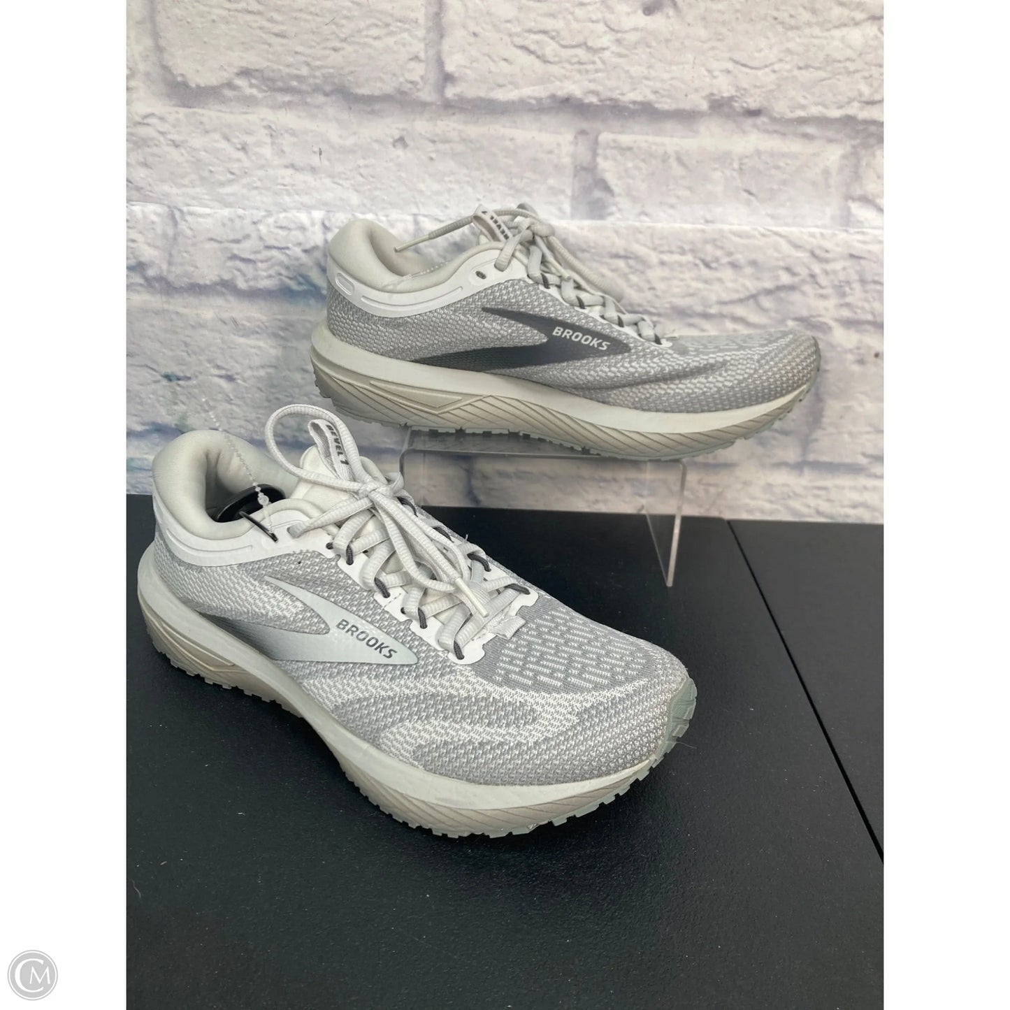 Shoes Athletic By Brooks In Grey, Size: 10