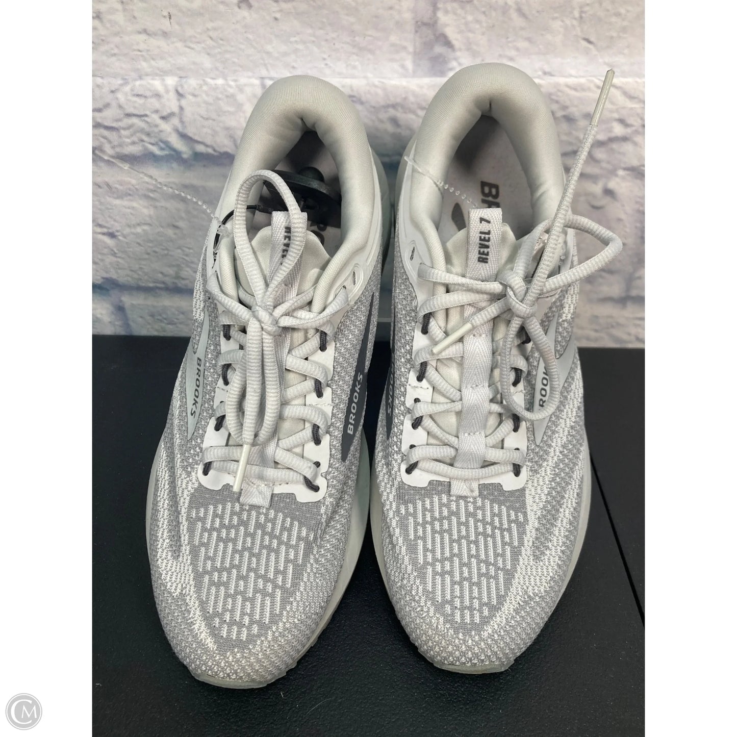 Shoes Athletic By Brooks In Grey, Size: 10